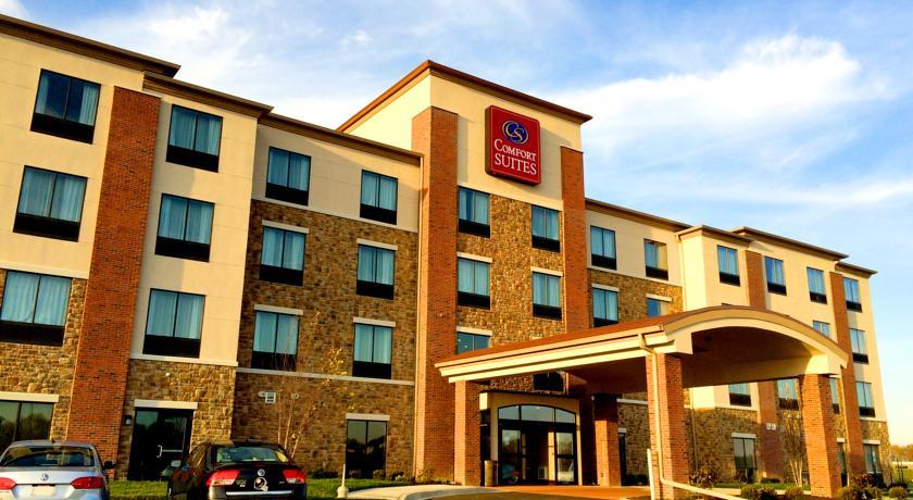 Отель Comfort Suites Bridgeport