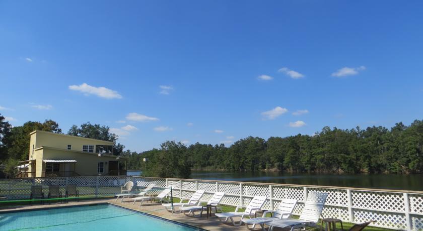 Мини-отель Emerald Lake Nude Resort