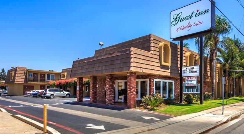 Отель Guest Inn & Suites
