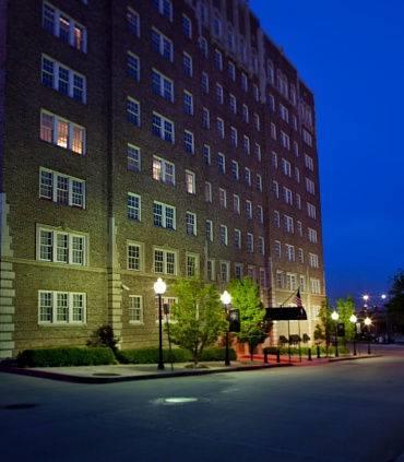 Отель Ambassador Hotel Tulsa, Autograph Collection