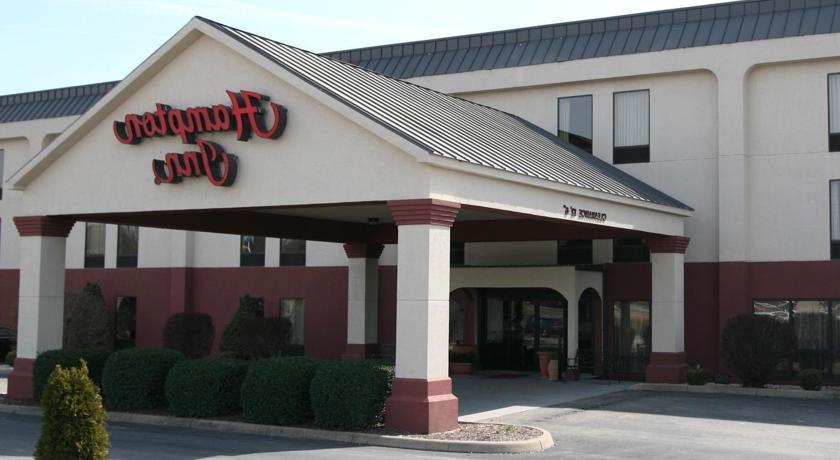 Отель Hampton Inn and Suites Parkersburg Downtown