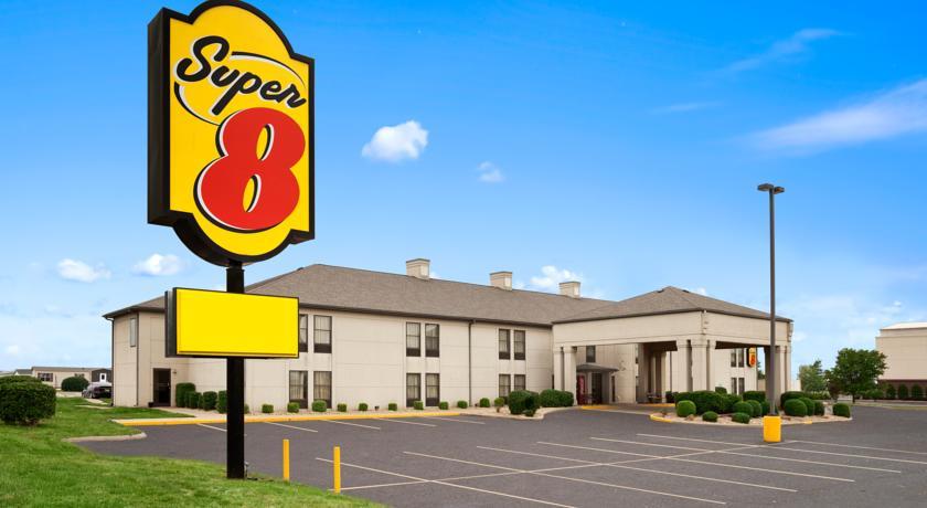 Отель Super 8 North