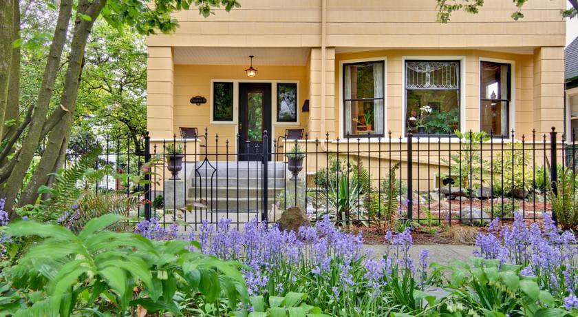 11th Avenue Inn Bed and Breakfast