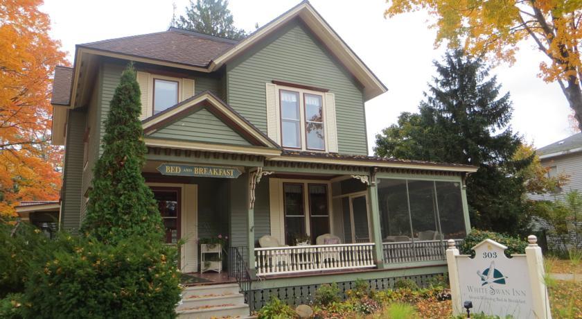 Мини-отель White Swan Inn Bed and Breakfast