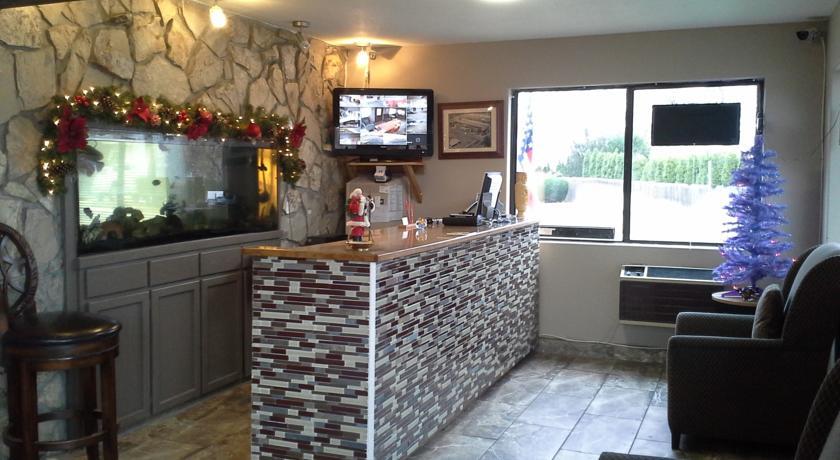 Отель Richland Inn & Suites