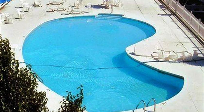 Отель Hampton Bay Plaza & Suite
