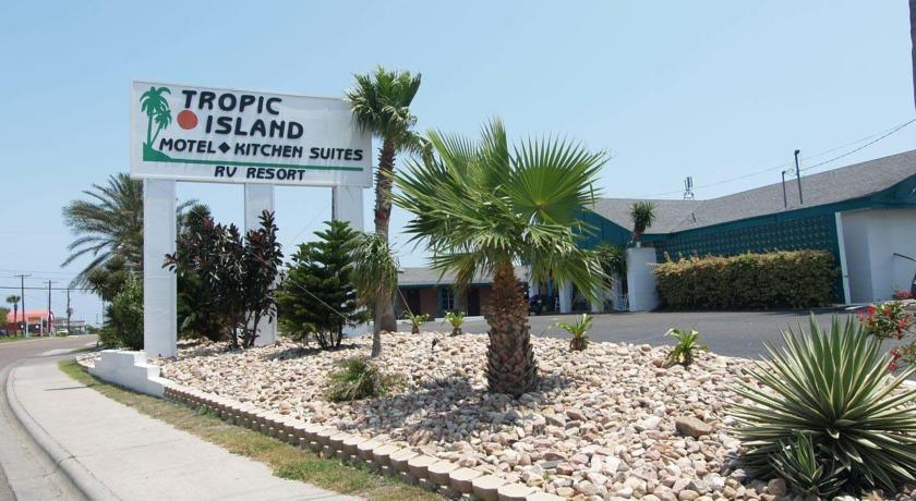 Отель Tropic Island Resort