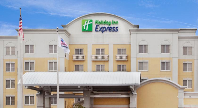 Отель Holiday Inn Express Hotel & Suites Mooresville - Lake Norman