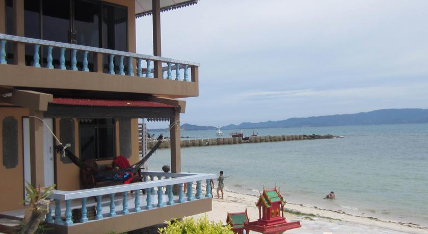 Отель Charung Bungalows