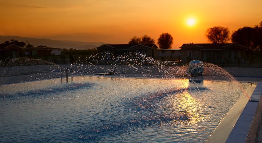 Отель Tuana Holiday Village