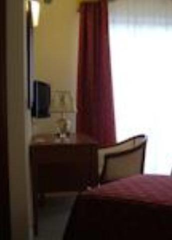 Отель Royals Gate Hotel