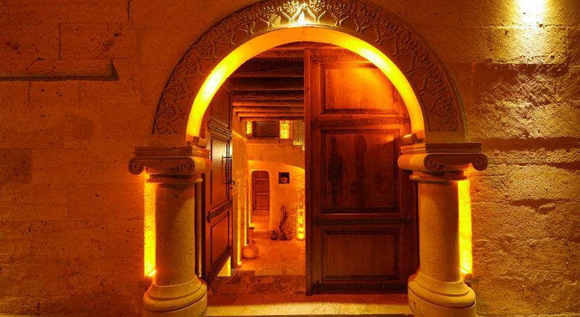 Отель Avanos Suites