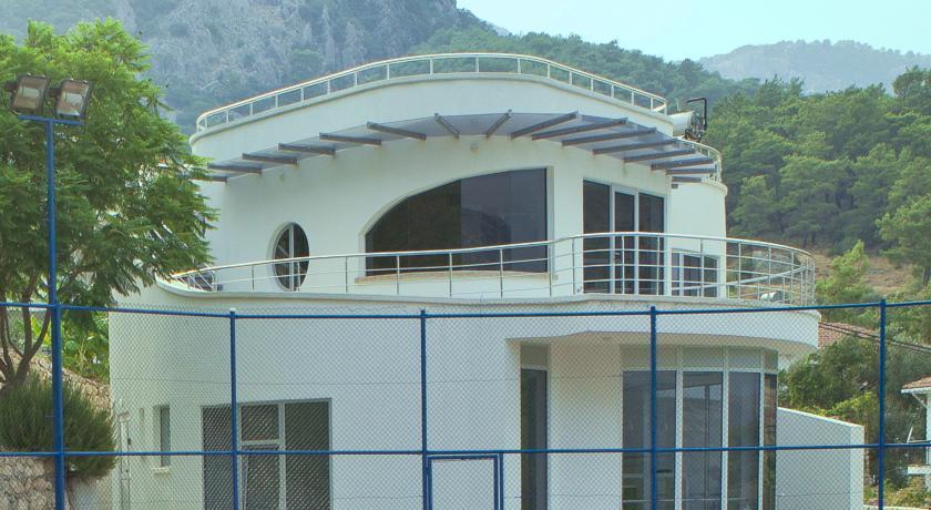 Вилла Racket House