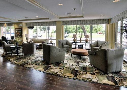 Отель Comfort Suites