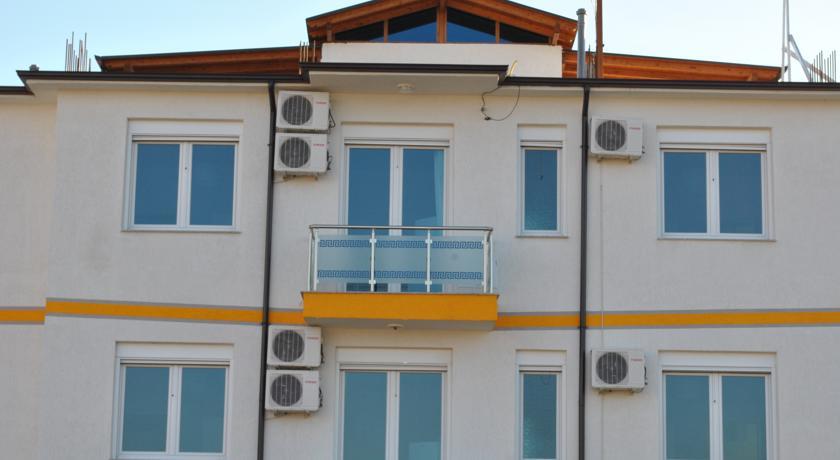 Отель Brian Hotel