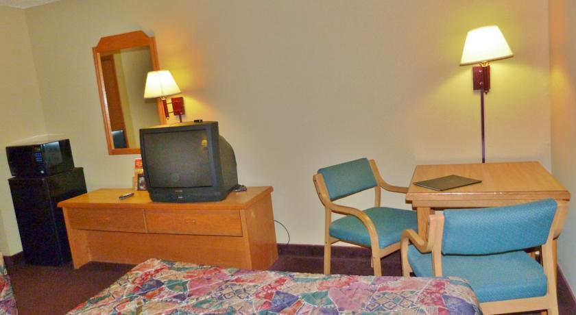 Отель Budget Inn & Suites