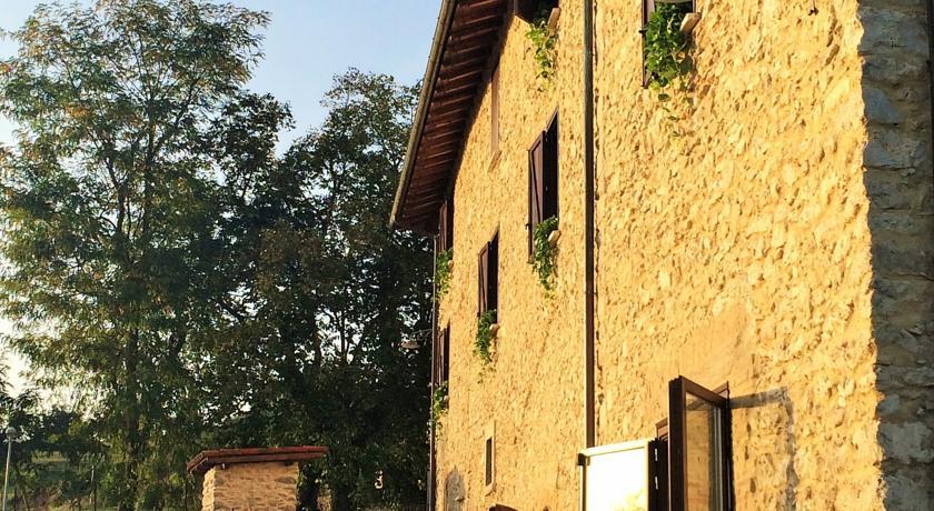 Отель Agriturismo Colle Sant'Erasmo