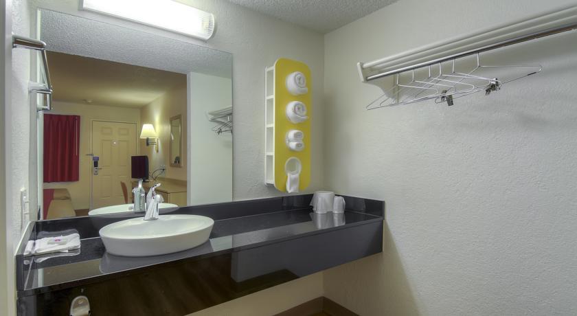 Отель Motel 6 Palm Springs - Rancho Mirage