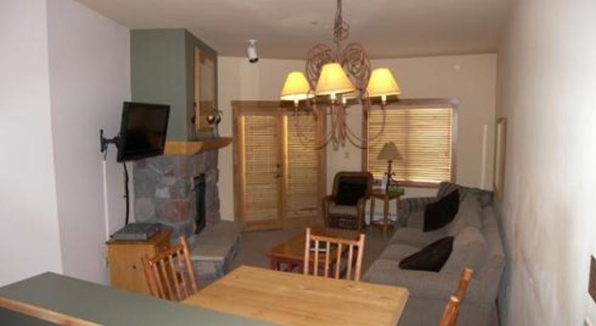 Апартаменты RedAwning Arapahoe Lodge ALRR