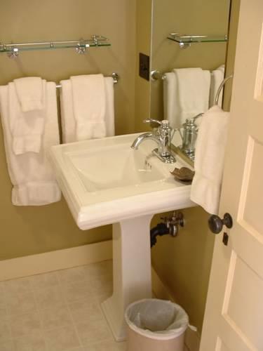 Отель West Kauai Lodging