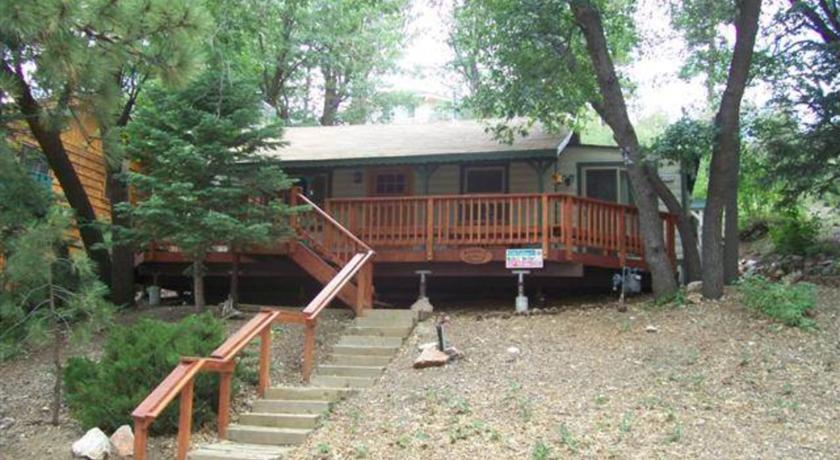 Апартаменты RedAwning A Huckabey Hideaway