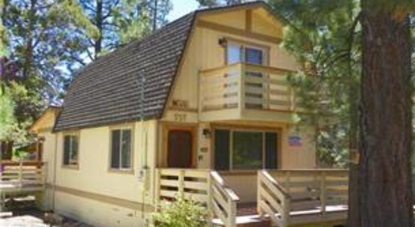 RedAwning Cute Cozy Comfort Cabin
