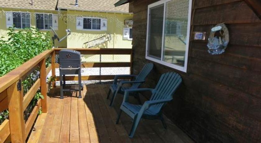 RedAwning Mountain Memories