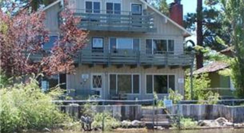 RedAwning Ivy Bear Lakefront