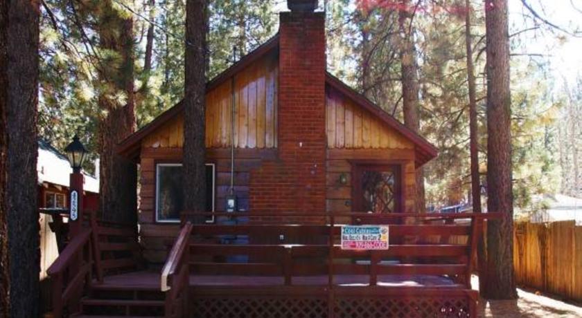 RedAwning Cottage in the Pines