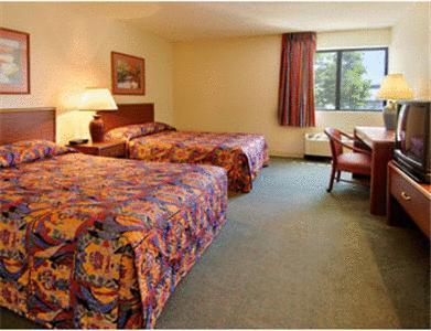 Отель Days Inn Hotel & Suites