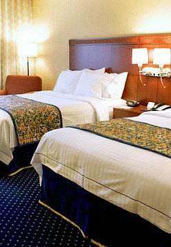 Отель Courtyard by Marriott Santa Clarita Valencia