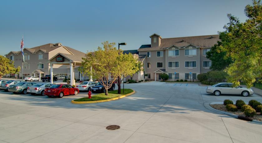 Отель Country Inn & Suites By Carlson Chanhassen