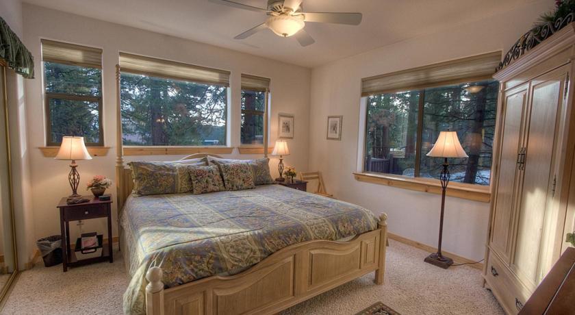 Апартаменты RedAwning Calaneva Drive Apartment