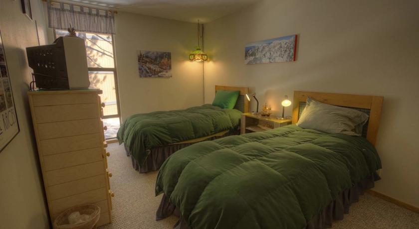 Апартаменты RedAwning Lake Boulevard North Apartment