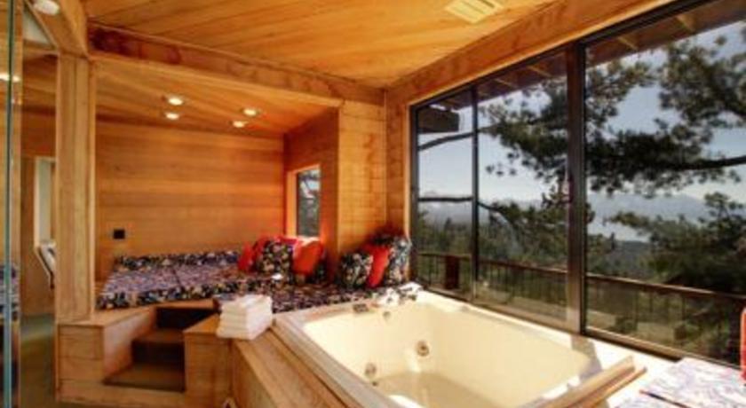 Апартаменты RedAwning Ledge Lakeview Lodge