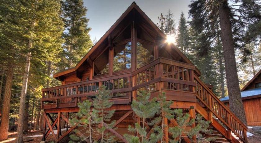 Апартаменты RedAwning Fairway Family Cabin