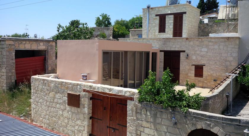 Апартаменты Stone house