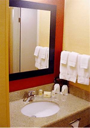 Отель Courtyard by Marriott Champaign