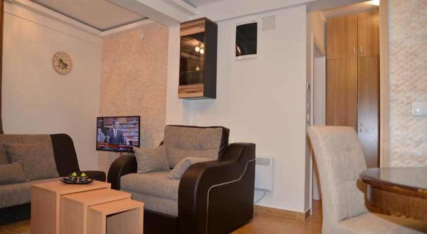 Апартаменты Apartman u Hotelu Mujen Lux