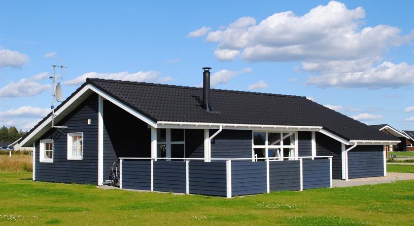 Апартаменты Holiday home Blomstervænget H- 572