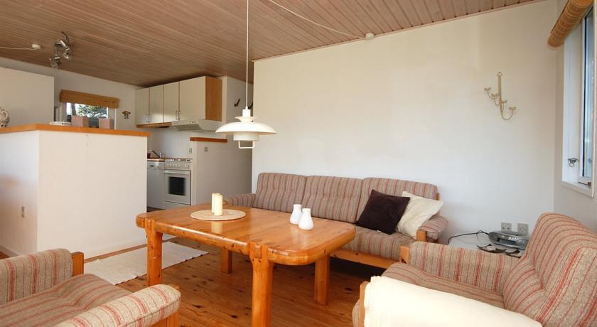Апартаменты Holiday home Brøndbækken H- 692