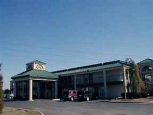 Отель Econo Lodge Inn & Suites