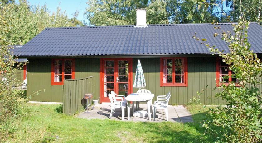 Апартаменты Holiday home Dueodde C- 871