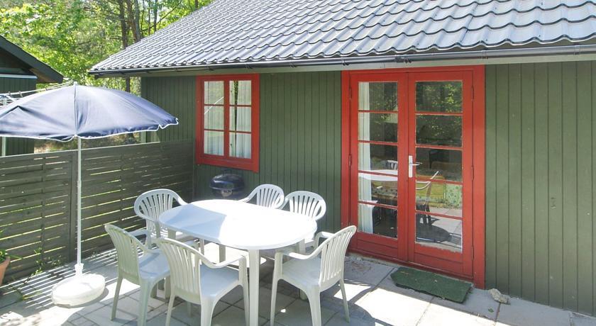 Апартаменты Holiday home Dueodde D- 880