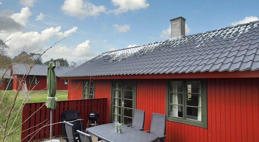 Апартаменты Holiday home Dueodde C- 895