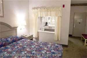 Отель Holiday Inn Express Cleveland Airport - Brookpark