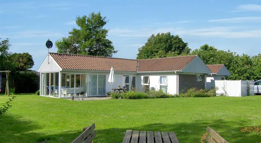 Апартаменты Holiday home Engagervej H- 1020