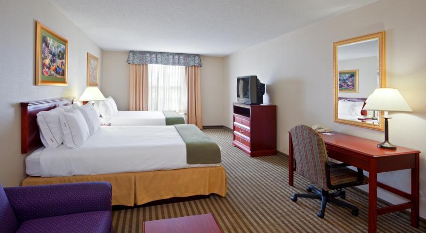 Отель Holiday Inn Express Hotel & Suites CIRCLEVILLE