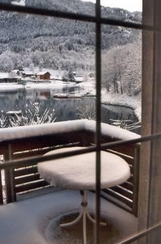 Апартаменты Vacation Home on the Lake