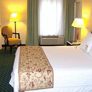 Отель Fairfield Inn & Suites Butler